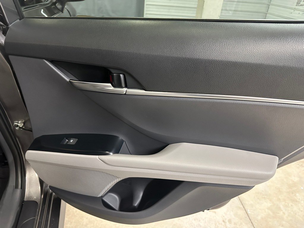 Used 2020 Toyota Camry LE FWD image 24