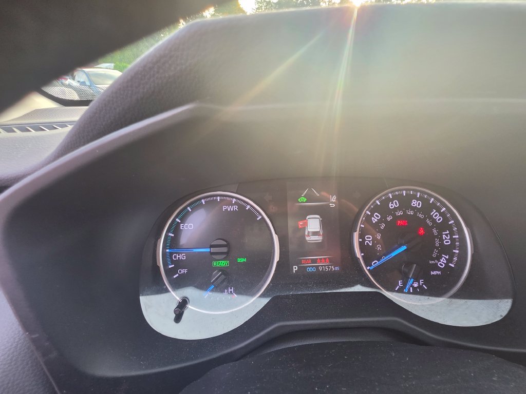 Used 2020 Toyota RAV4 LE w/ All Weather Liner Package AWD/4WD image 25
