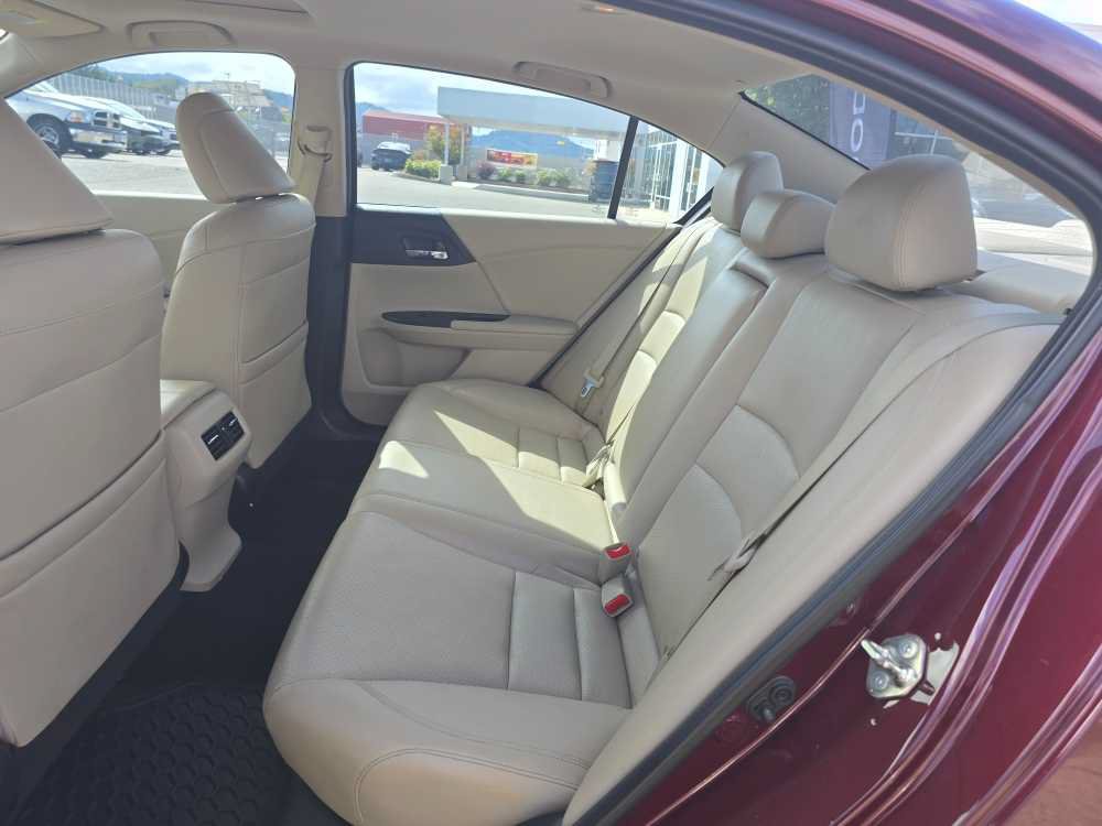 Used 2015 Honda Accord Touring image 16