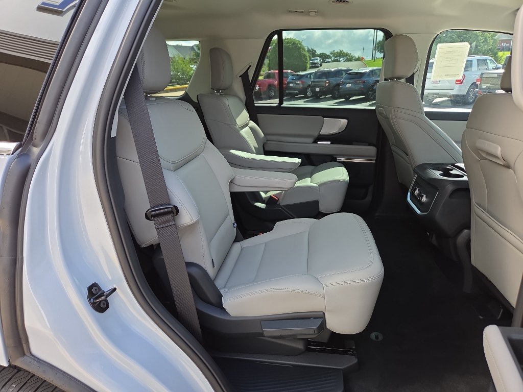 New 2026 Ford Expedition Active RWD image 14