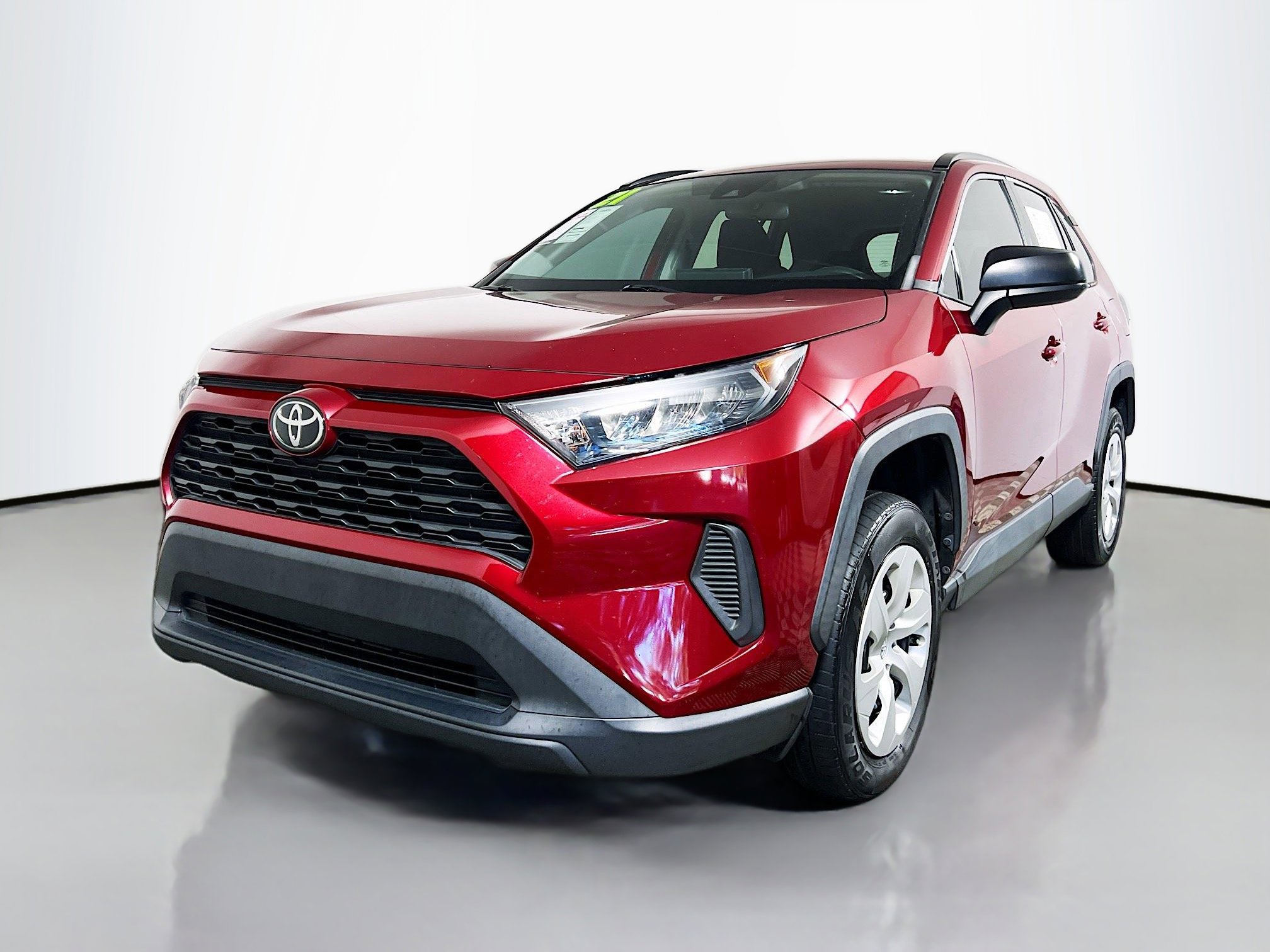 Used 2021 Toyota RAV4 LE image 10
