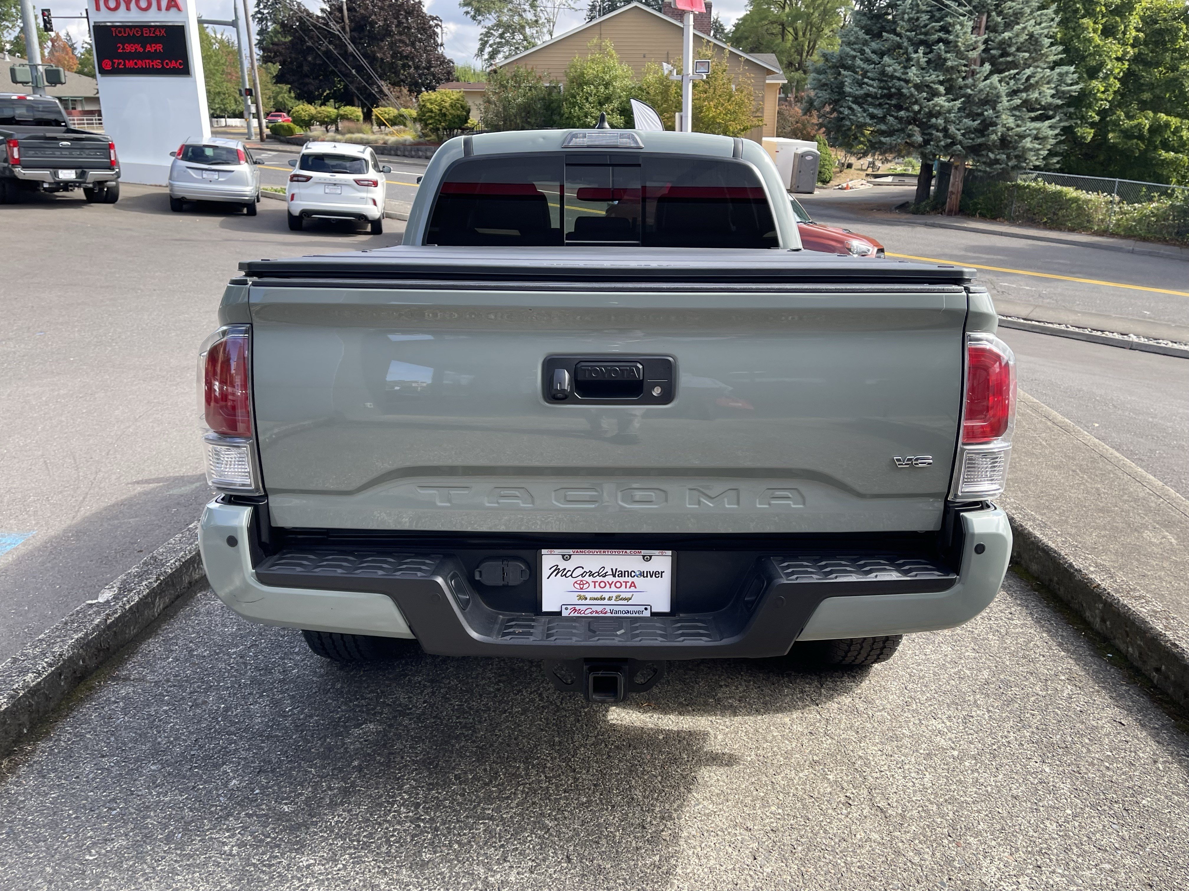 Certified 2022 Toyota Tacoma TRD Off-Road w/ TRD Premium Off Road Package AWD/4WD image 6