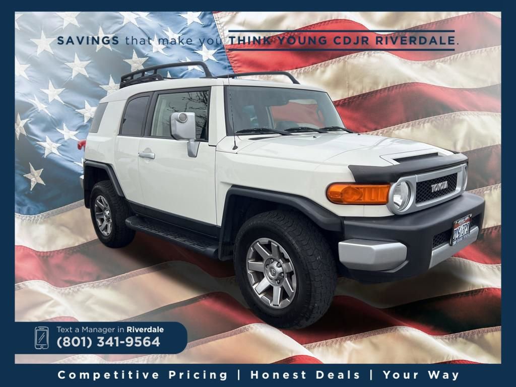 Used 2014 Toyota FJ Cruiser 4WD w/ Upgrade Package image 29