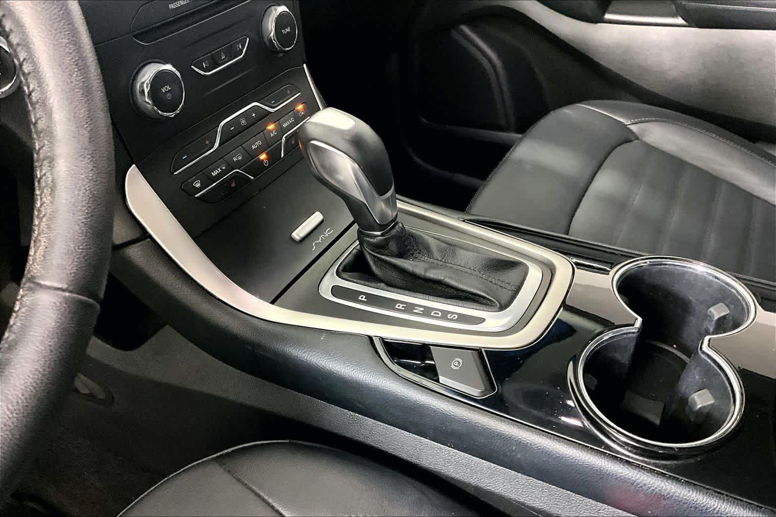 Used 2017 Ford Edge SEL w/ Equipment Group 201A FWD image 16