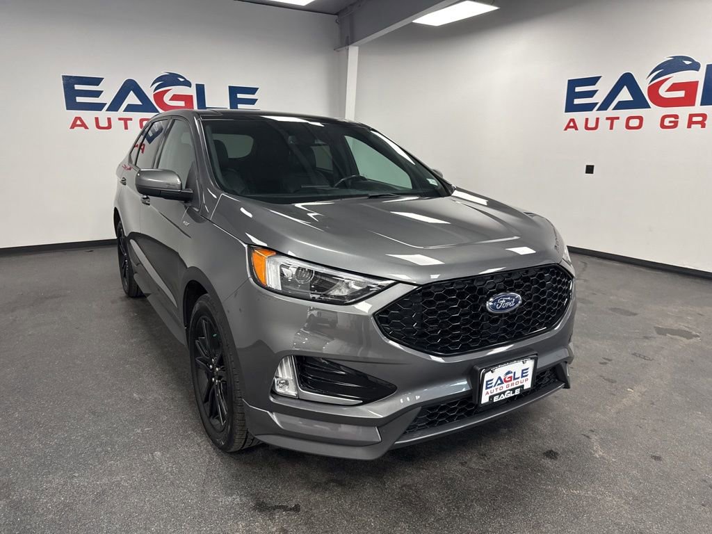 Used 2021 Ford Edge ST-Line w/ Class II Trailer Tow Package AWD/4WD image 2