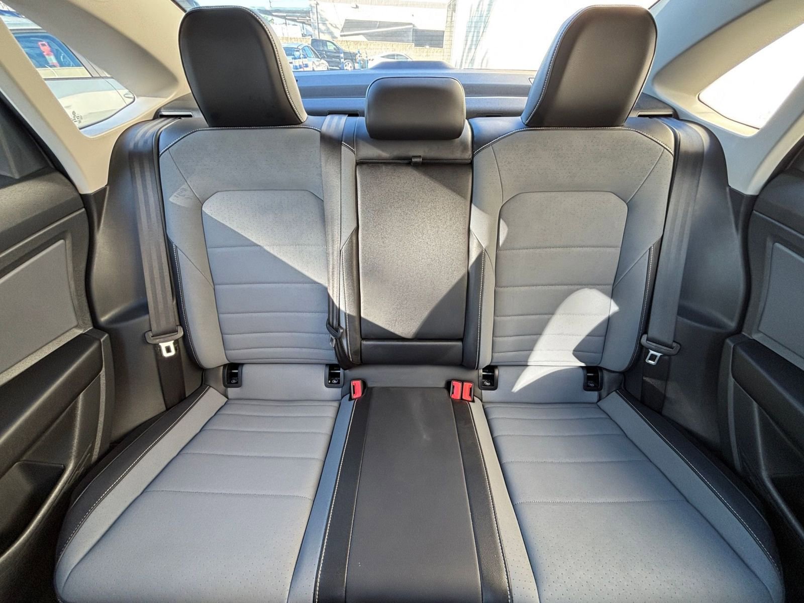 Used 2025 Volkswagen Jetta SE image 38