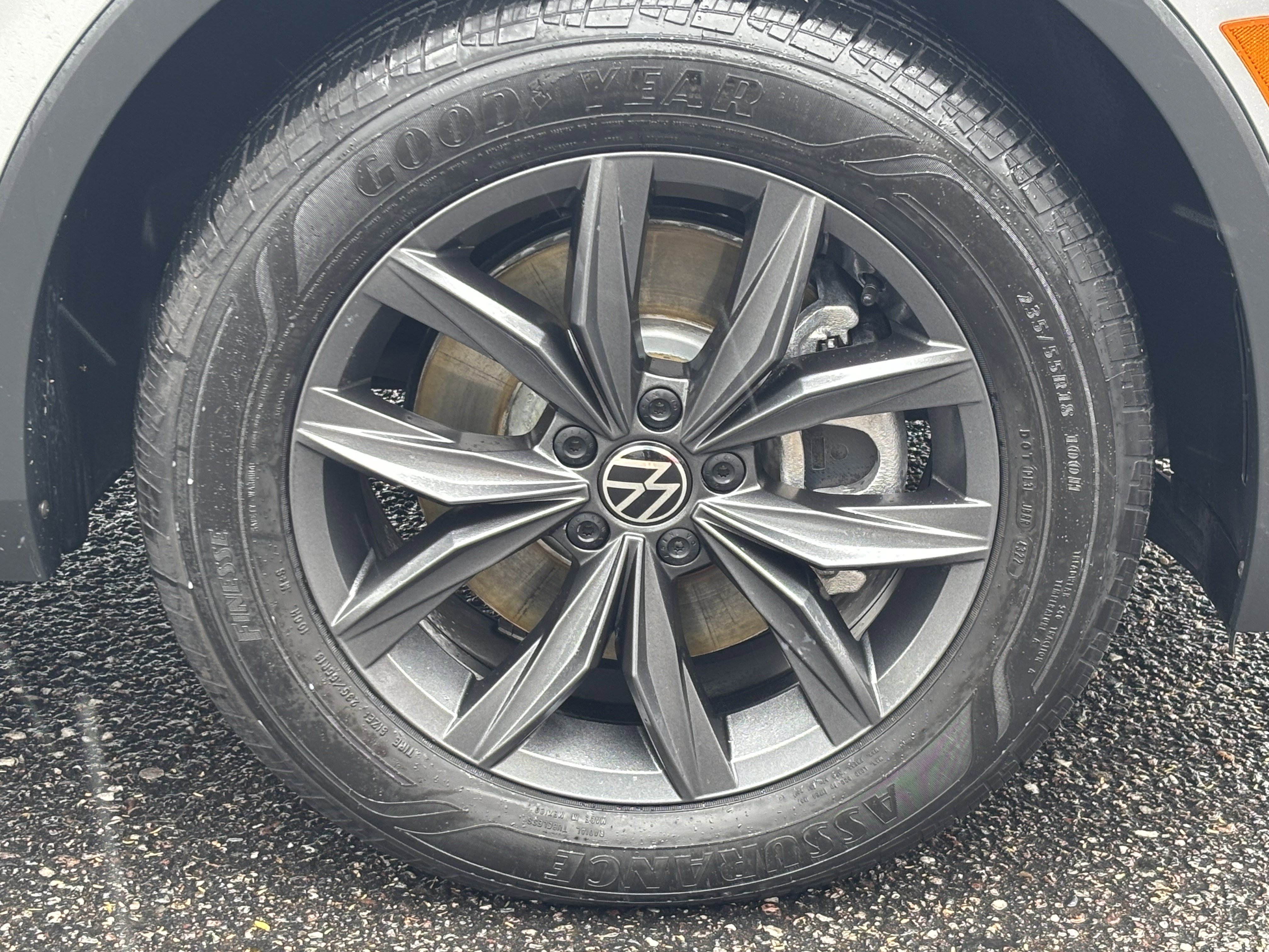 Certified 2023 Volkswagen Tiguan SE w/ Panoramic Sunroof Package image 7