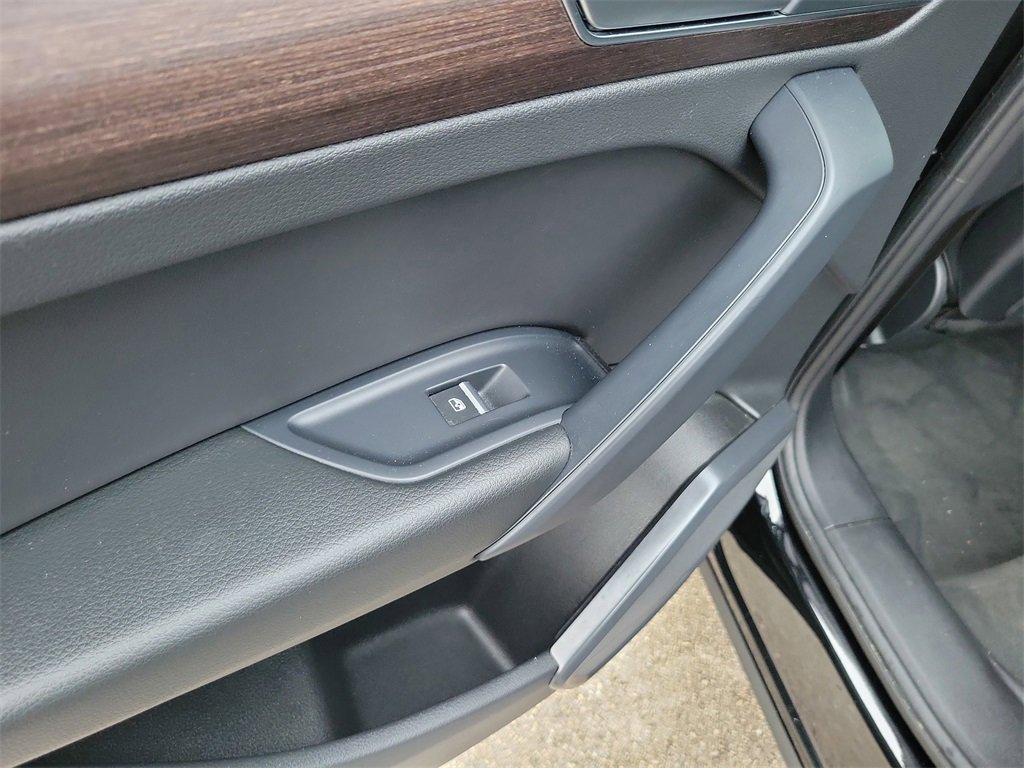 Used 2022 Audi Q5 2.0T Premium w/ Convenience Package image 12