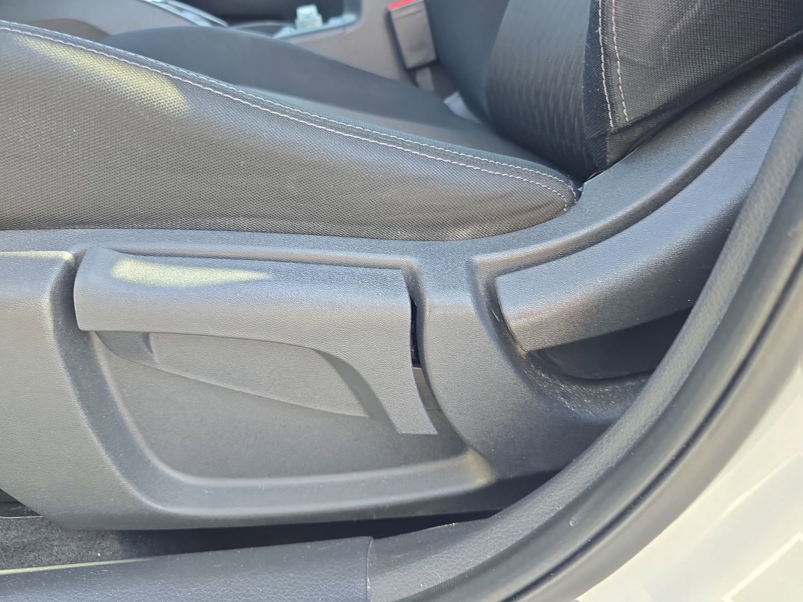 Used 2017 Nissan Rogue S image 16