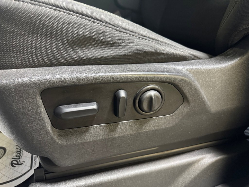 Used 2021 Chevrolet Silverado 1500 LT image 13