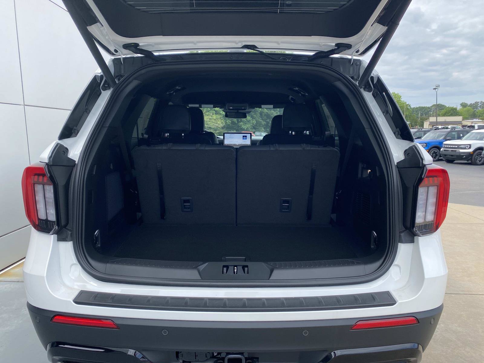 New 2026 Ford Explorer ST-Line w/ ST-Line Street Pack RWD image 6