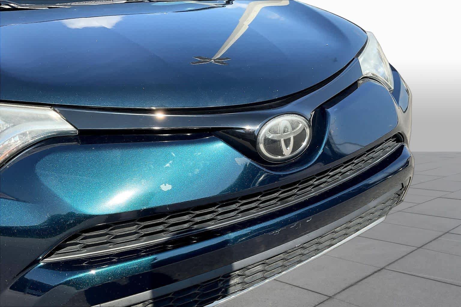 Used 2017 Toyota RAV4 SE w/ Power Extra Value Package FWD image 30