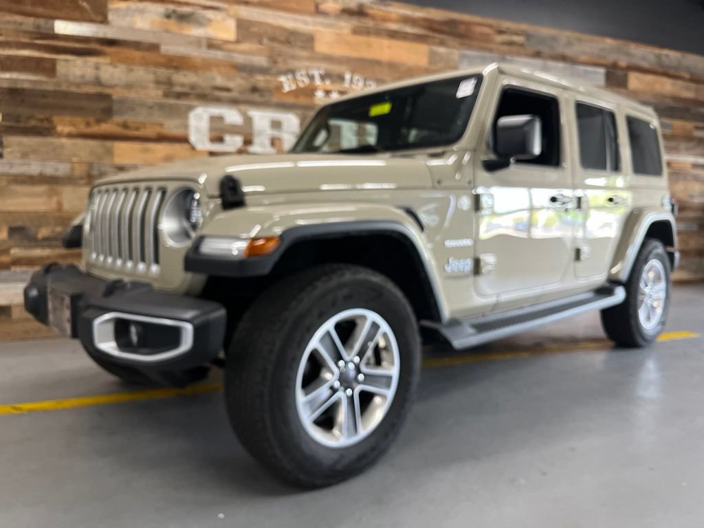 Used 2022 Jeep Wrangler Unlimited Sahara w/ LED Lighting Group AWD/4WD image 7
