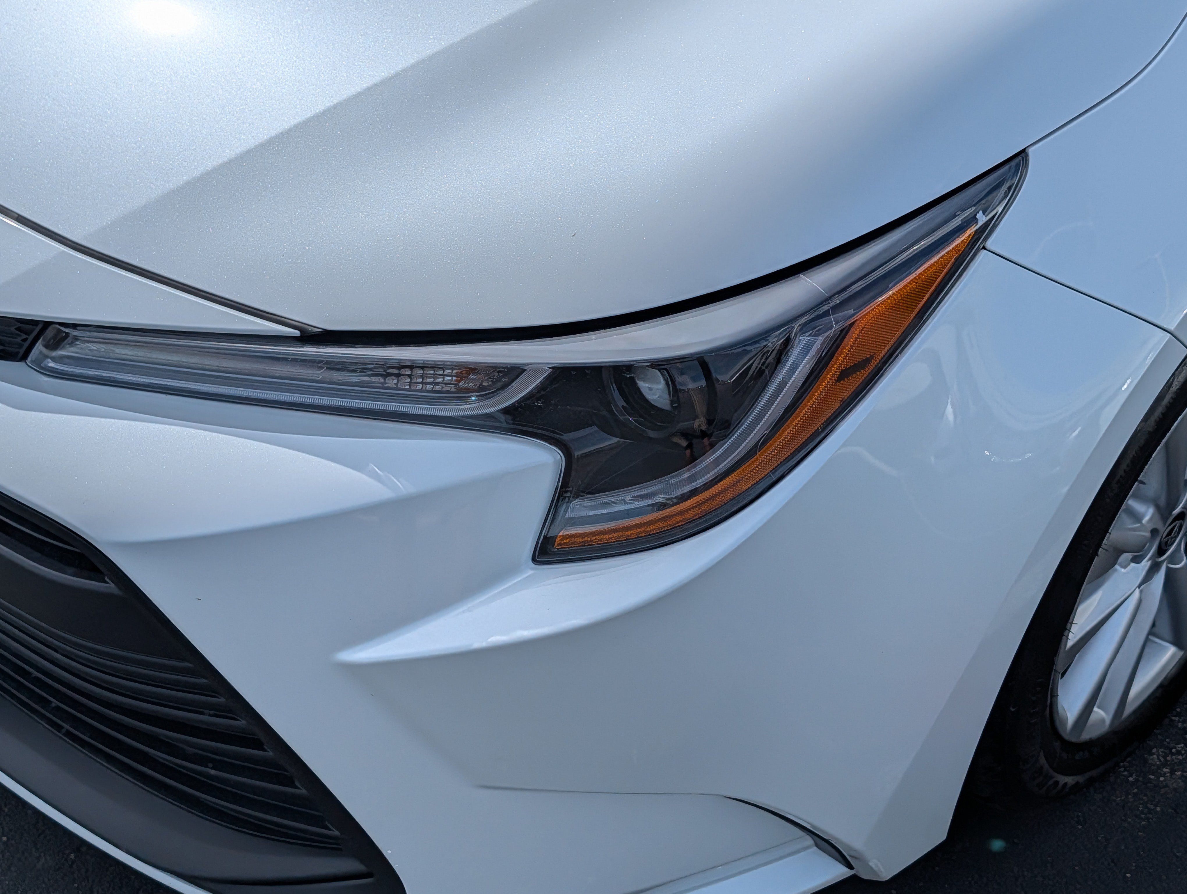 Used 2025 Toyota Corolla LE w/ LE Premium Package FWD image 16
