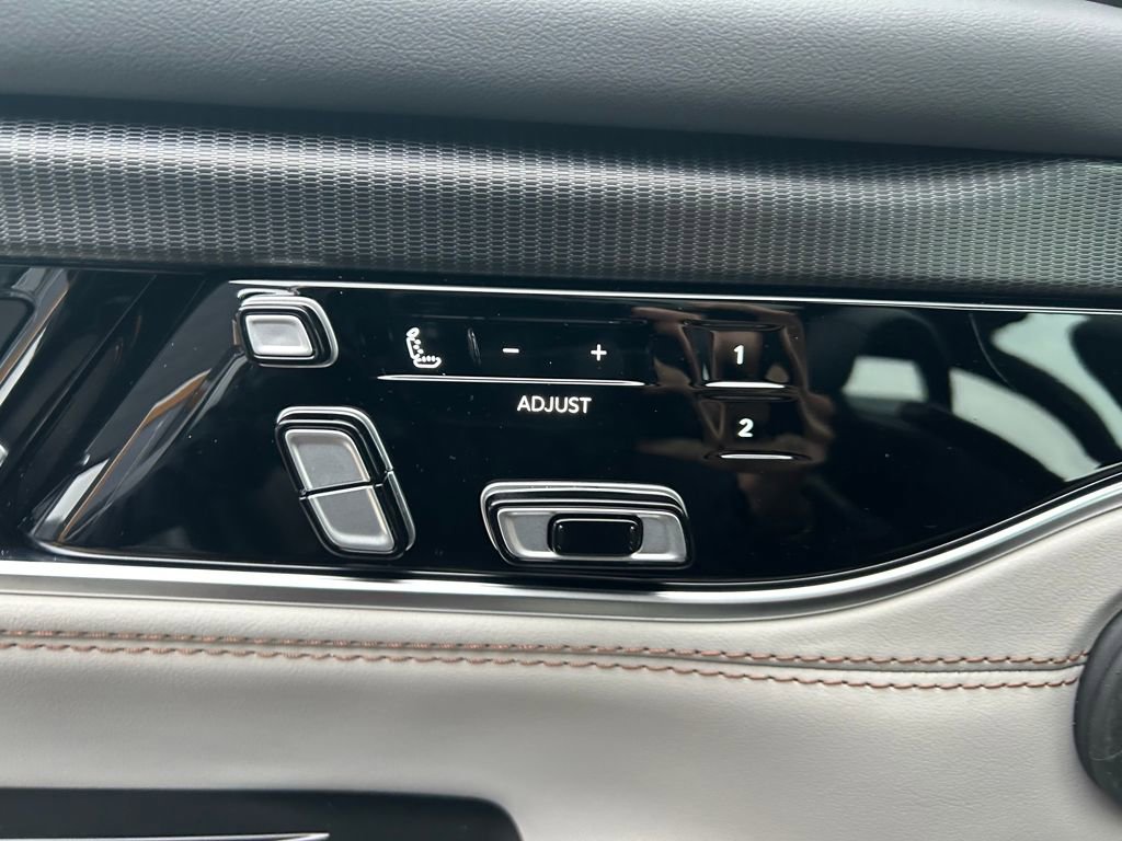 New 2026 Jeep Grand Wagoneer Summit w/ Premium Group III image 21