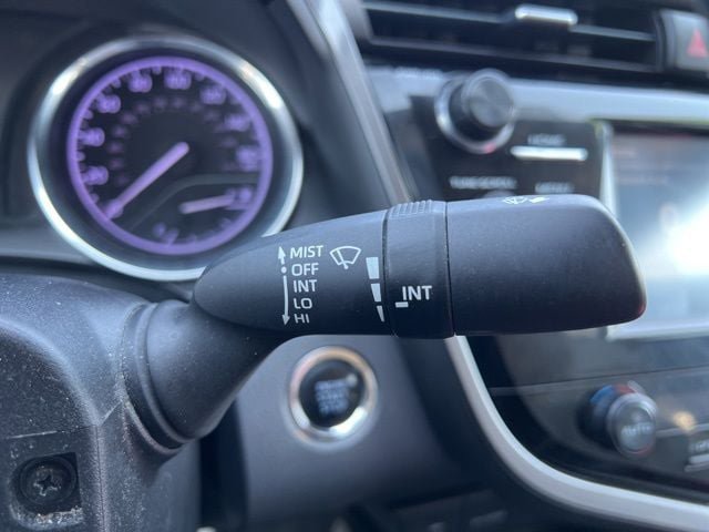 Used 2019 Toyota Camry SE w/ Convenience Package image 21