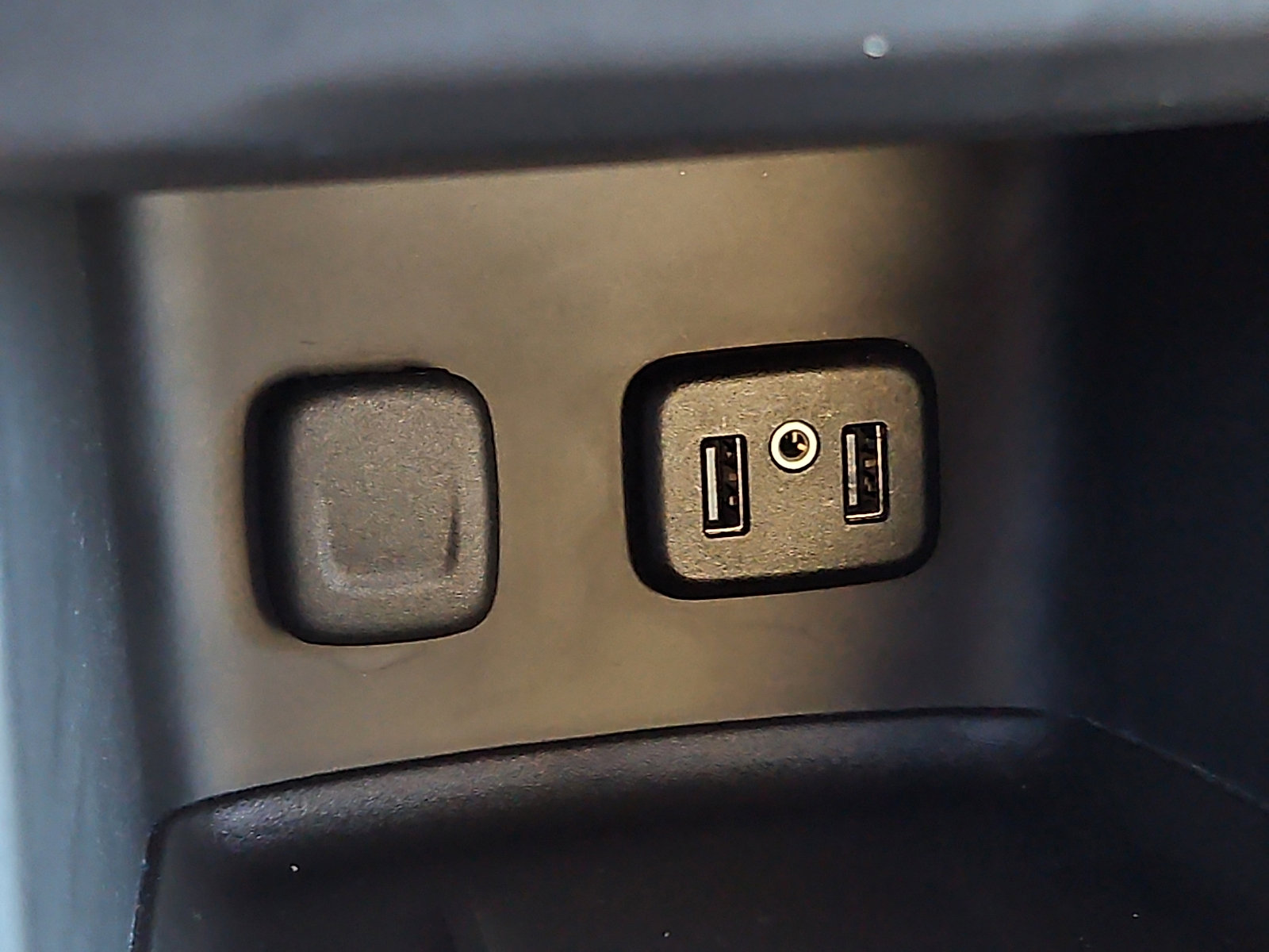 Used 2017 GMC Acadia Denali w/ Technology Package image 25