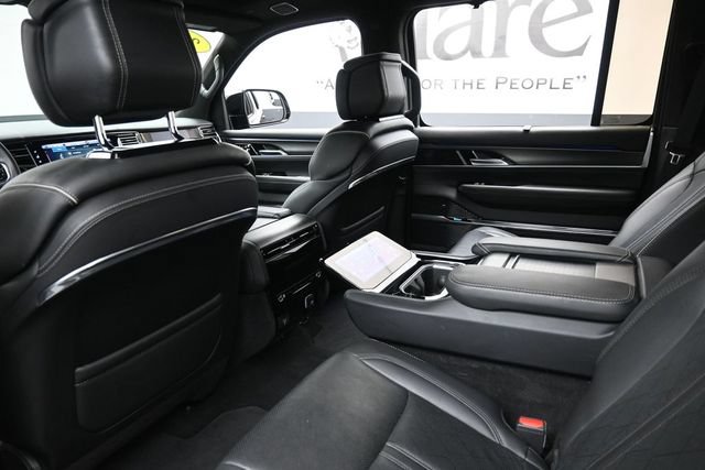Used 2023 Jeep Grand Wagoneer Series II AWD/4WD image 26