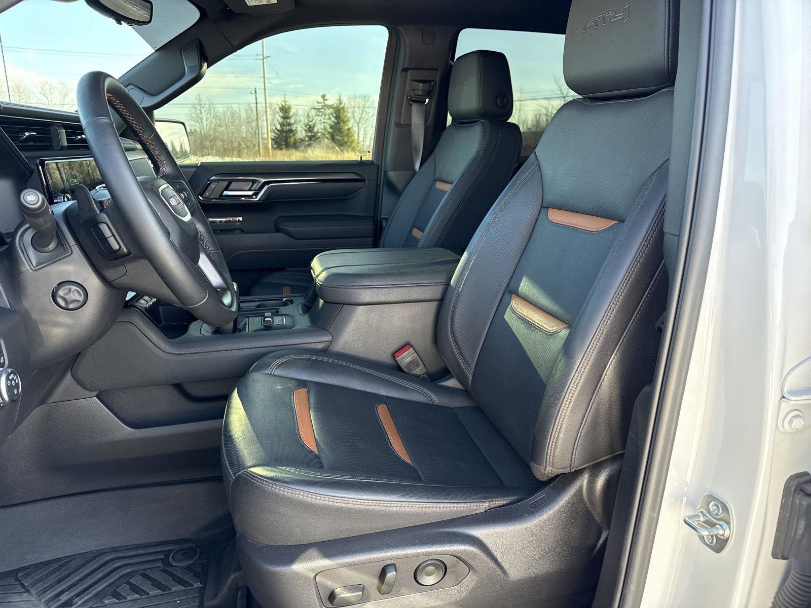 Used 2025 GMC Sierra 1500 AT4 w/ AT4 Premium Package image 11