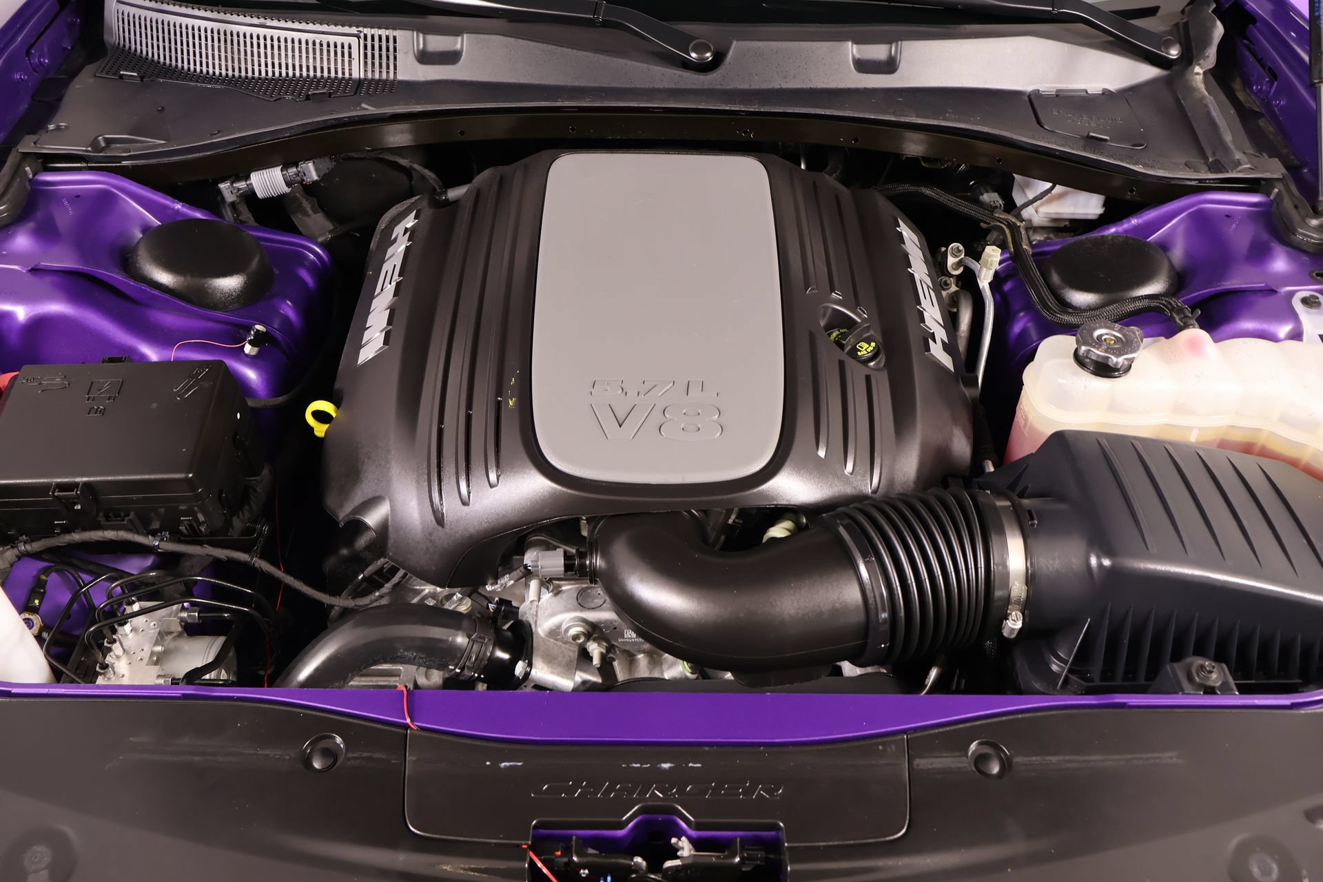 Used 2023 Dodge Charger R/T w/ Performance Handling Group RWD image 19