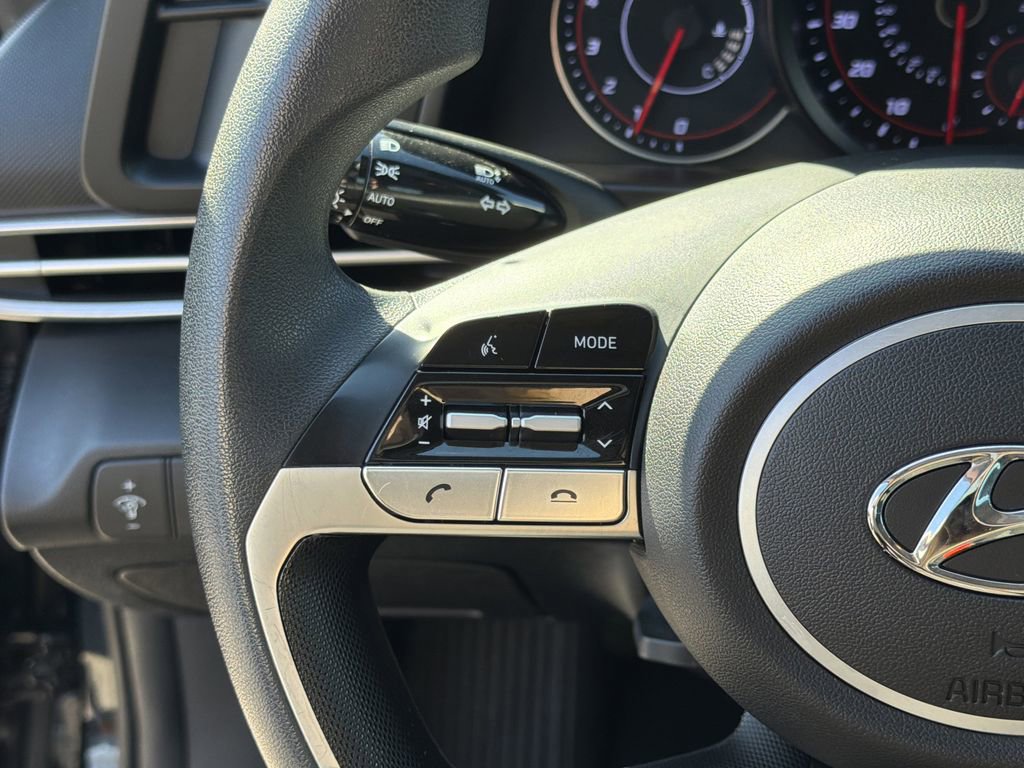 Used 2023 Hyundai Elantra SEL image 24