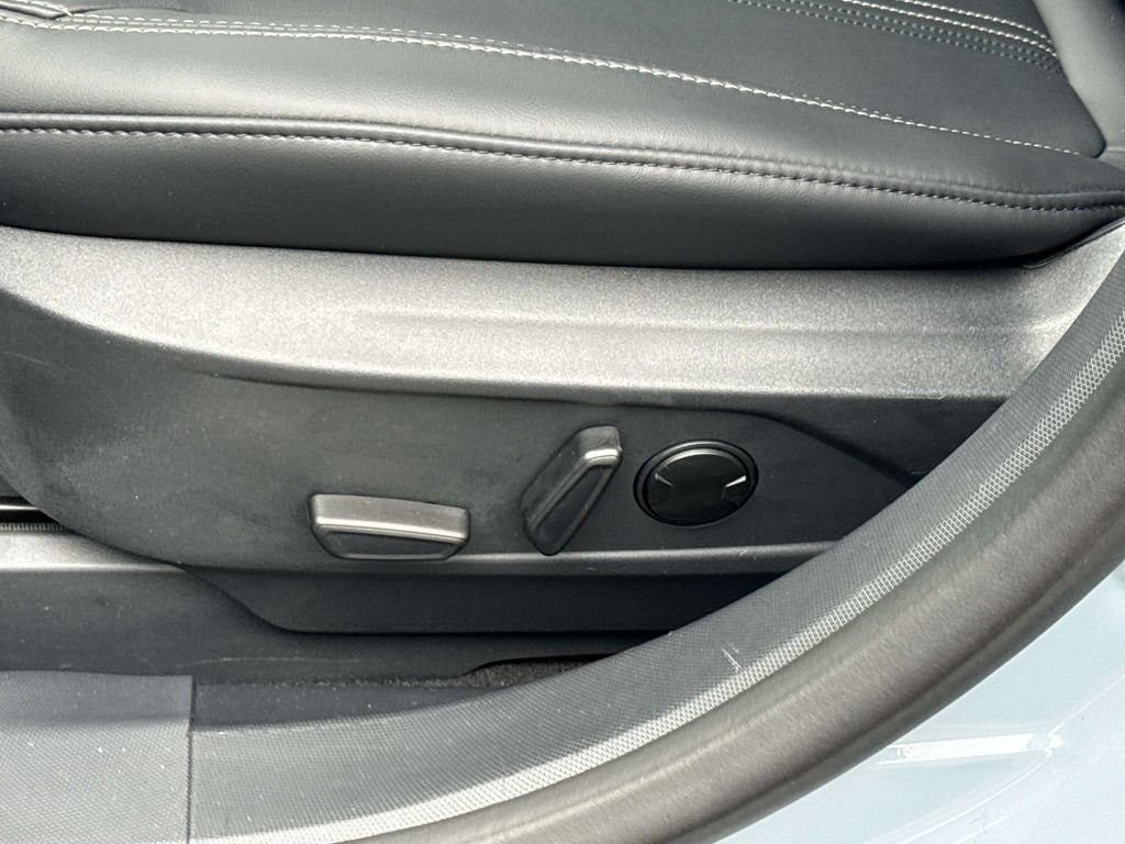 Certified 2025 Ford Mustang Mach-E Select RWD image 26