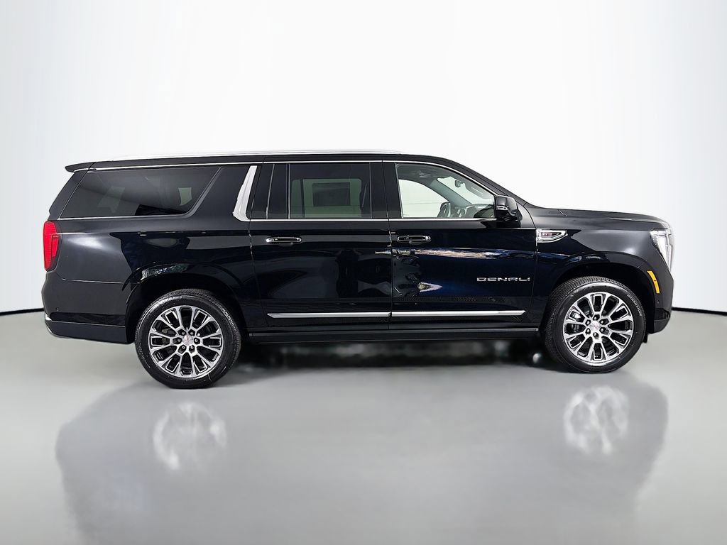 Used 2025 GMC Yukon XL Denali w/ Denali Reserve Package AWD/4WD image 8