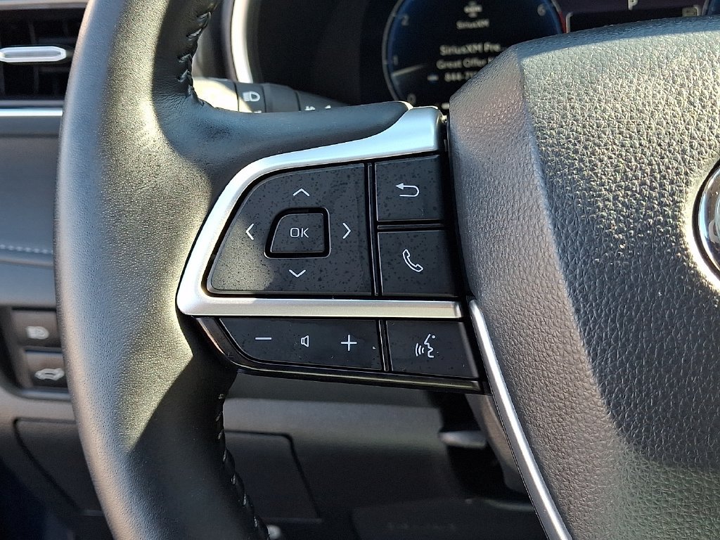 Used 2024 Toyota Highlander Limited AWD/4WD image 22