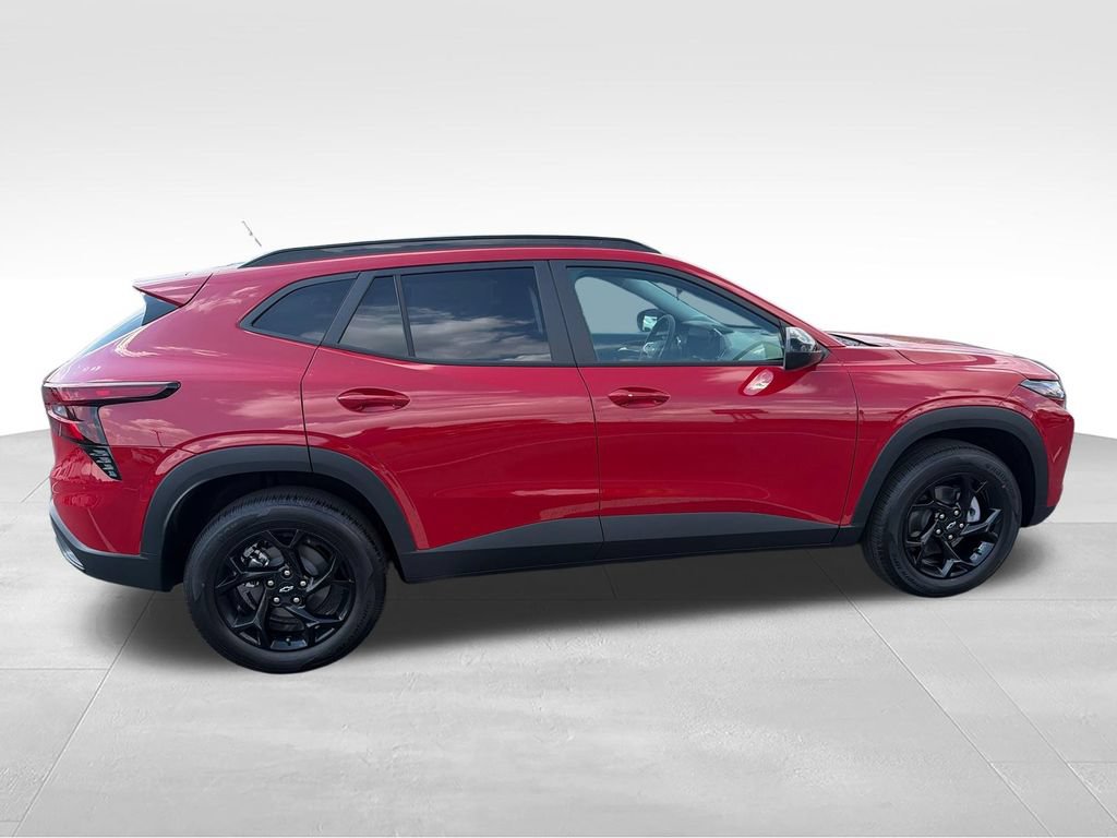 New 2026 Chevrolet Trax LT w/ Midnight Edition FWD image 6