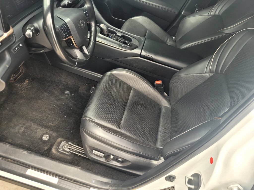 Used 2023 Toyota Crown AWD/4WD image 10