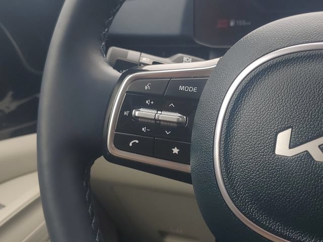 Certified 2025 Kia Carnival SX Prestige FWD image 28