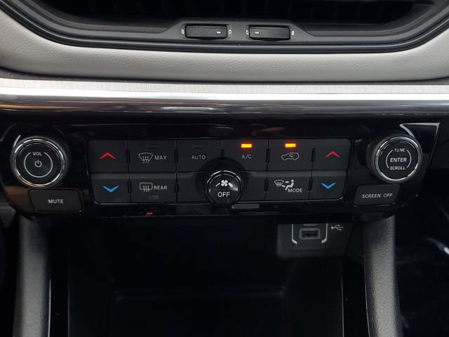 Certified 2023 Jeep Compass Limited w/ Elite Group AWD/4WD image 33