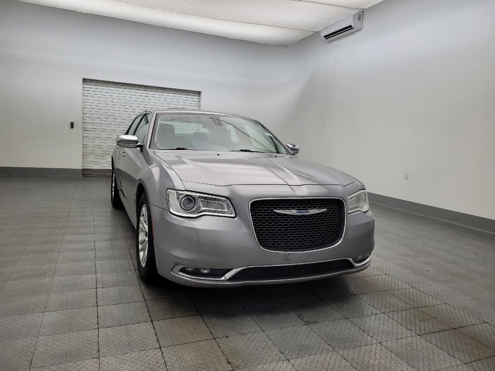 Used 2017 Chrysler 300 C image 14