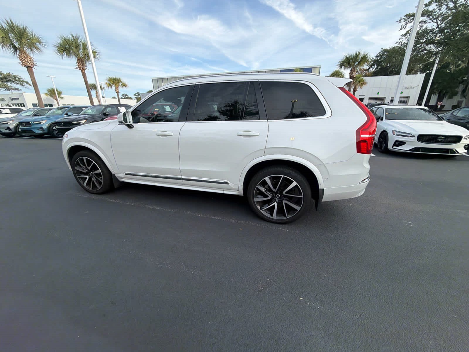 Certified 2023 Volvo XC90 B6 Plus w/ Protection Package Premier AWD/4WD image 13