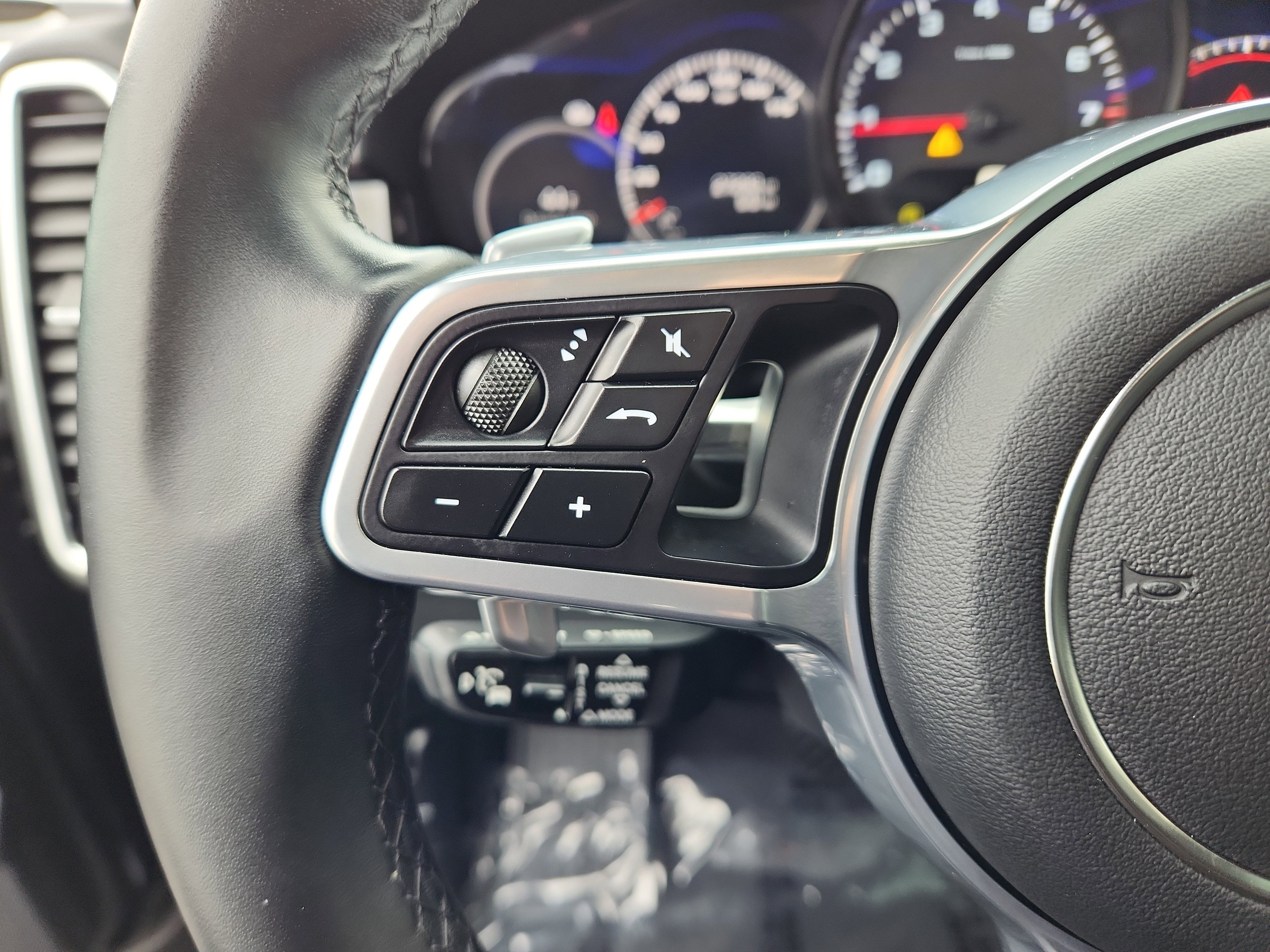 Used 2020 Porsche Cayenne image 20