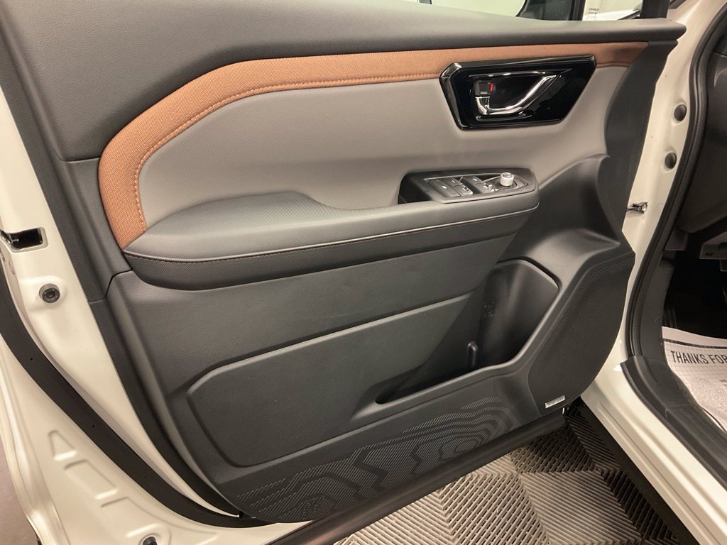 New 2026 Subaru Forester Sport AWD/4WD image 9