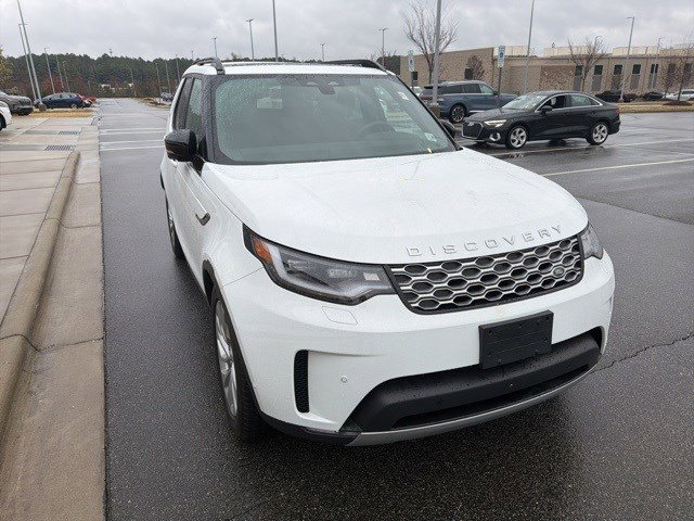 Used 2025 Land Rover Discovery S image 25