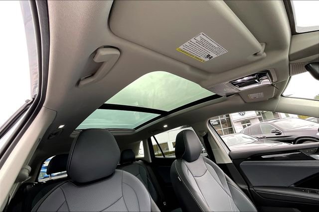 New 2025 Volkswagen Tiguan SE AWD/4WD image 26