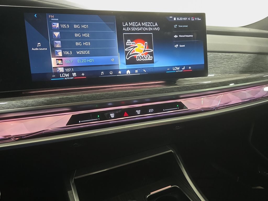 Used 2024 BMW 740i RWD image 12