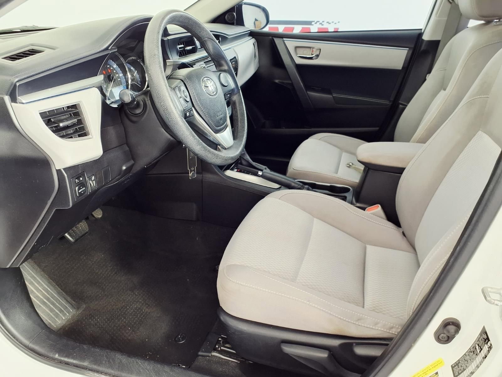 Used 2016 Toyota Corolla LE FWD image 11