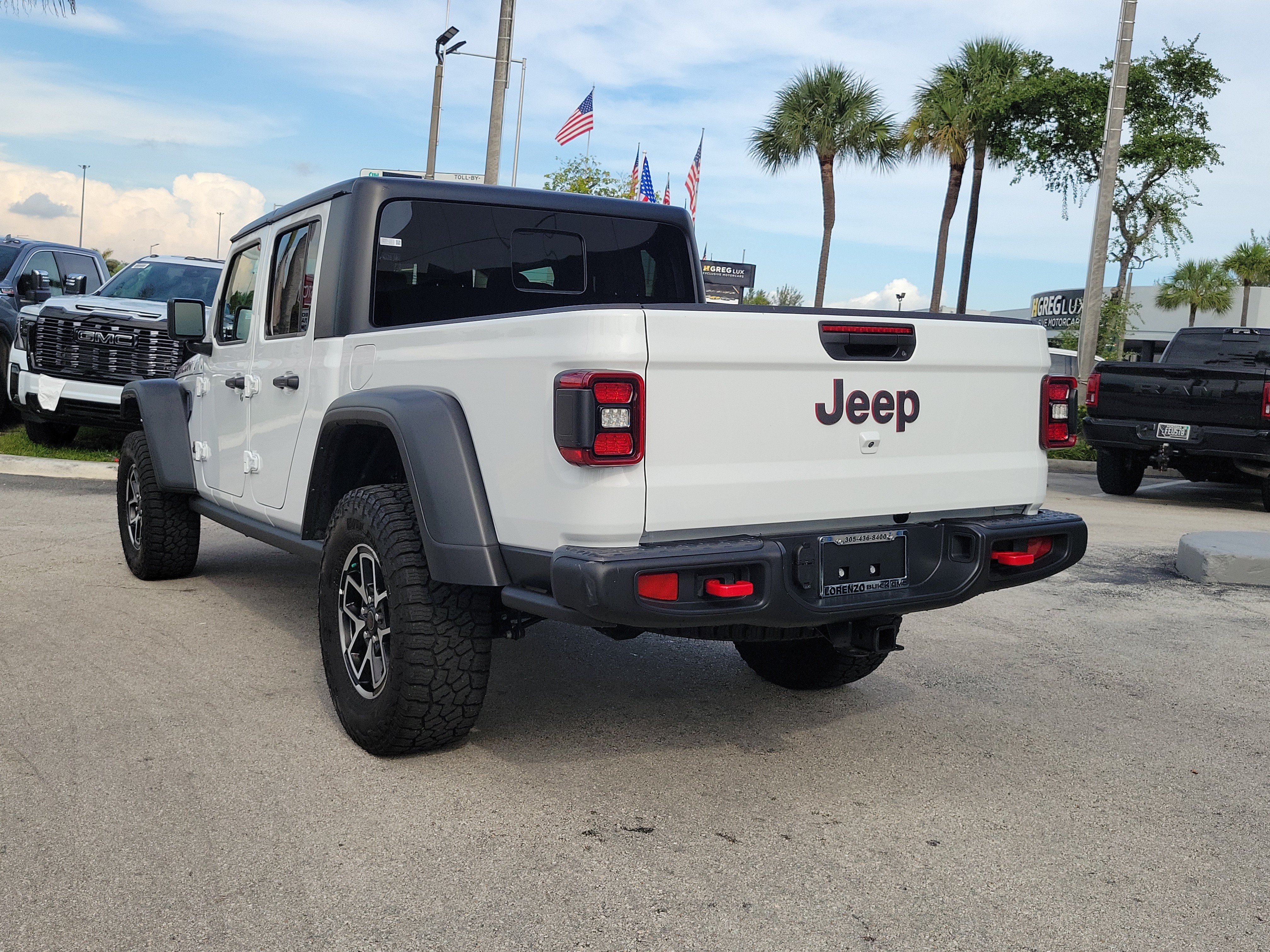 Used 2025 Jeep Gladiator Rubicon AWD/4WD image 7
