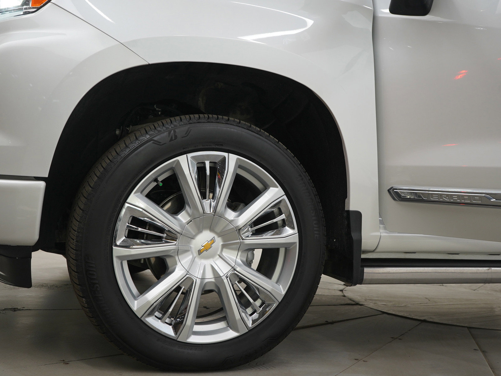 Used 2025 Chevrolet Silverado 1500 High Country image 30