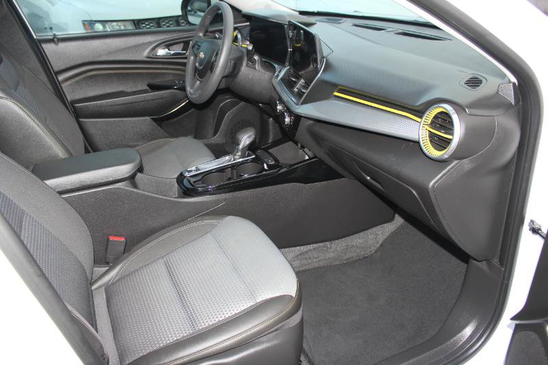 Used 2025 Chevrolet Trax LT image 20