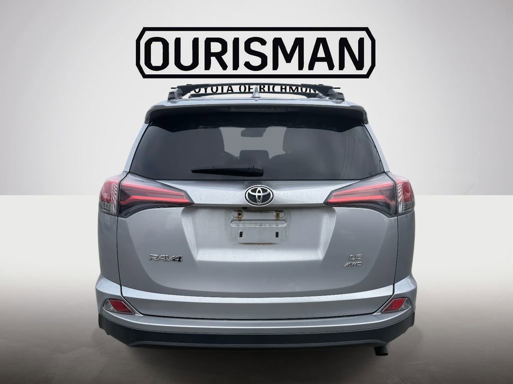 Used 2025 Toyota Corolla Cross XLE w/ Convenience Package image 6