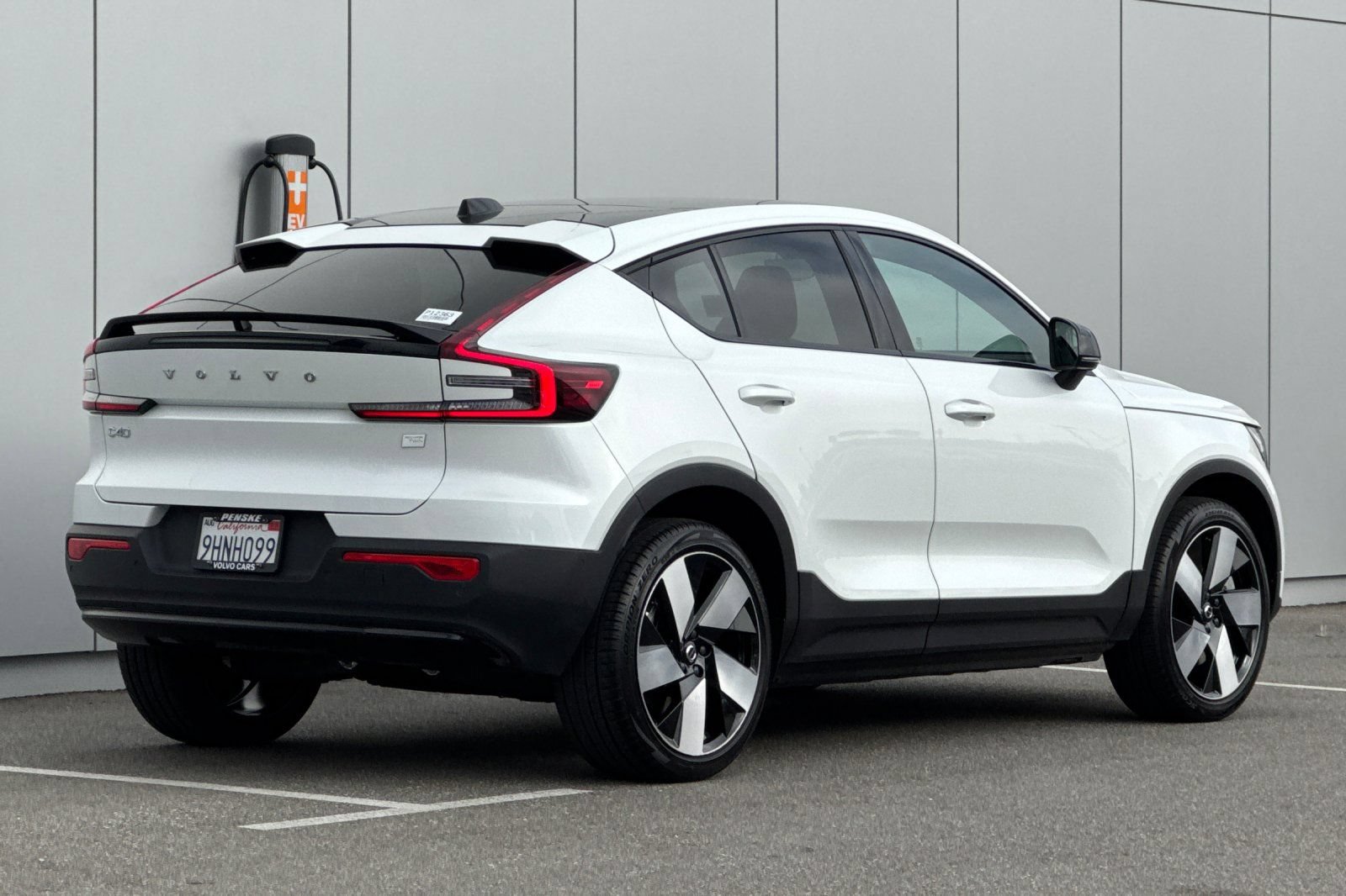 Used 2023 Volvo C40 P8 Recharge Ultimate AWD/4WD image 5