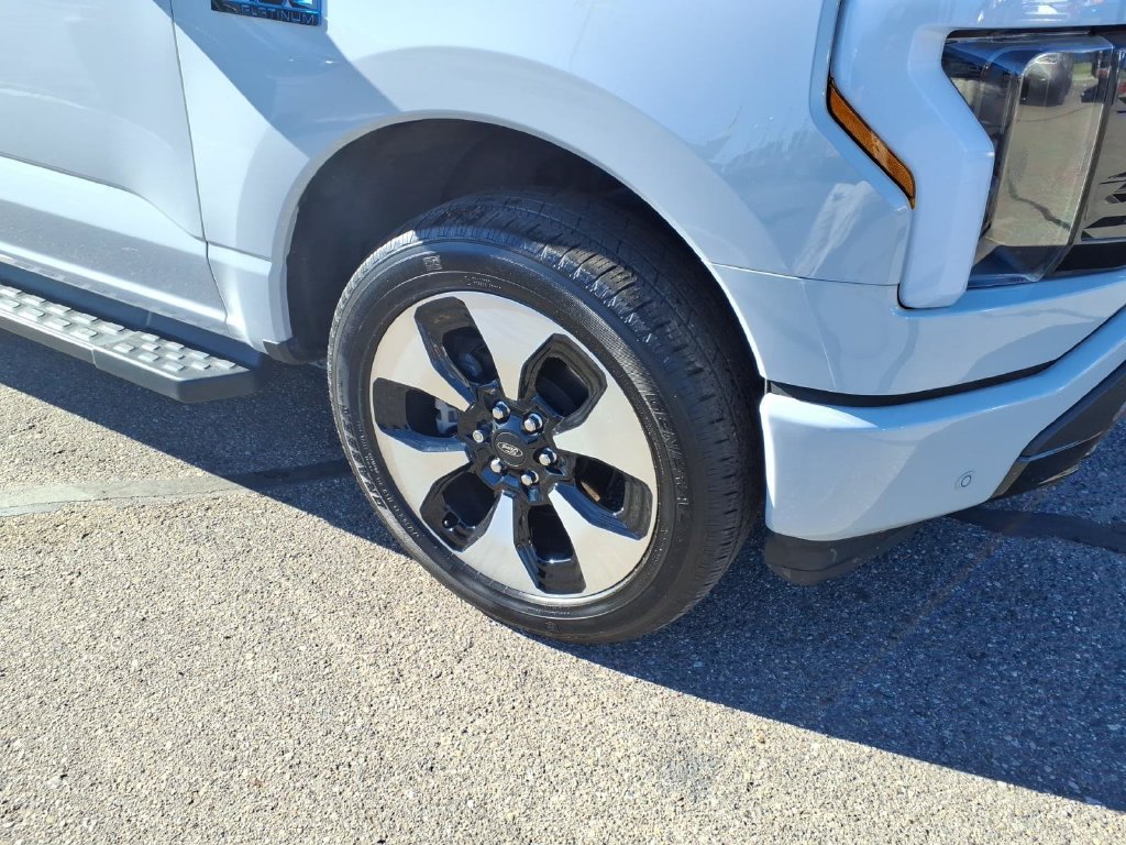 Certified 2024 Ford F150 Lightning Platinum AWD/4WD image 4