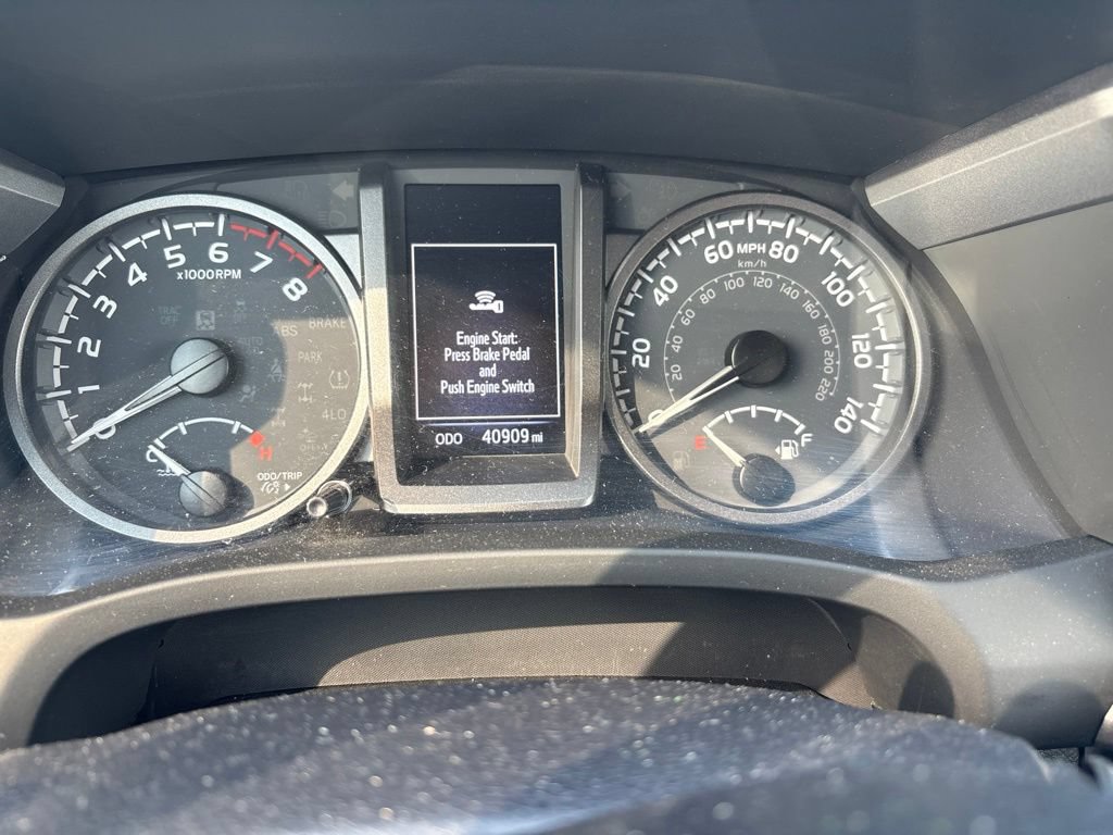 Used 2023 Toyota Tacoma TRD Off-Road AWD/4WD image 10