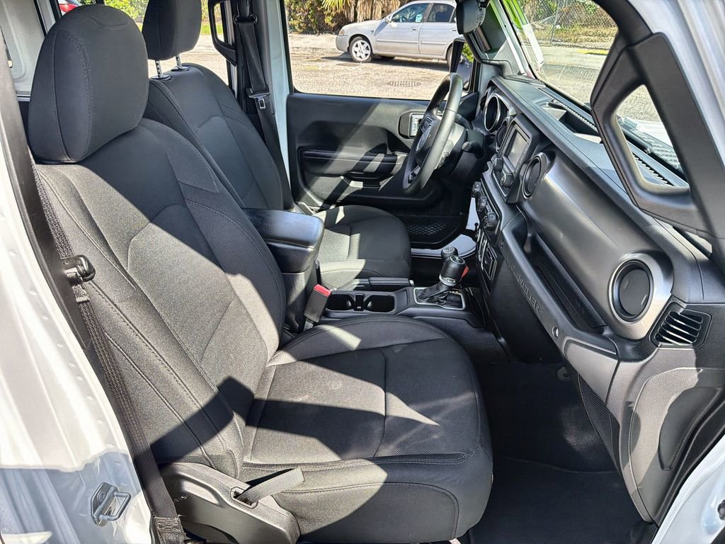Used 2018 Jeep Wrangler Unlimited Sport S image 25