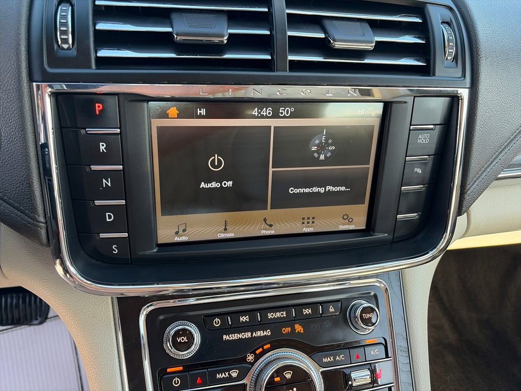 Used 2017 Lincoln Continental Premiere FWD image 20