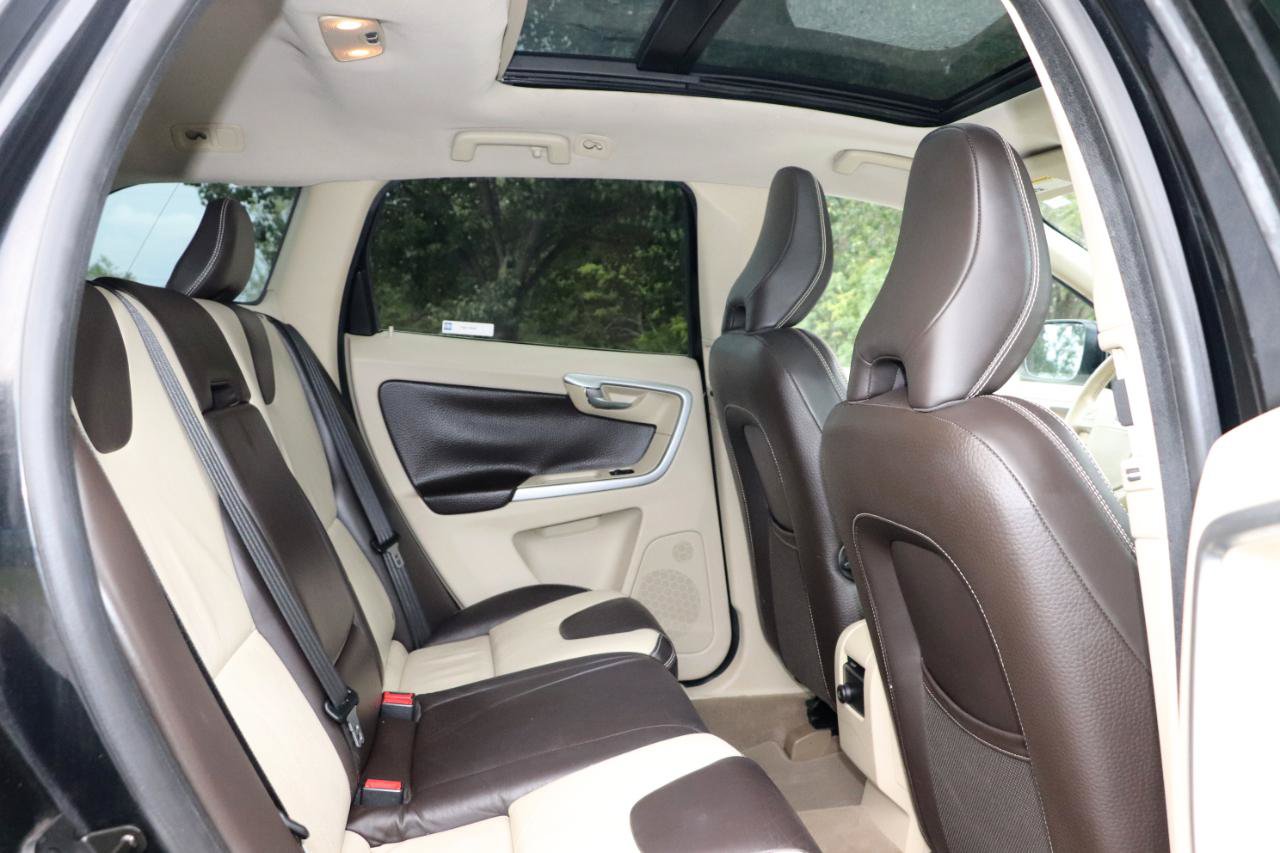 Used 2010 Volvo XC60 T6 AWD/4WD image 28